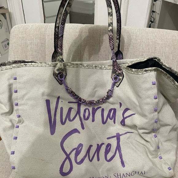 Victorias Secret Tote Weekender Bag - Purple python - Picture 2 of 3
